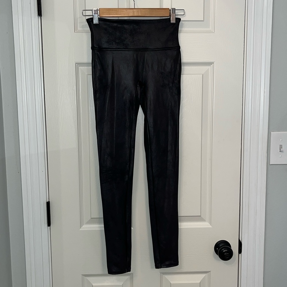 Spanx Black Faux Leather Leggings Sz Small Sculpting Shapewear Contouring Tights